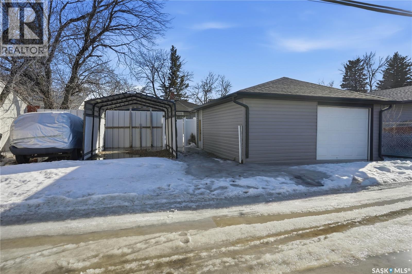 Single Family House Bungalow for Sale in  Aberdeen CRESCENT Regina 