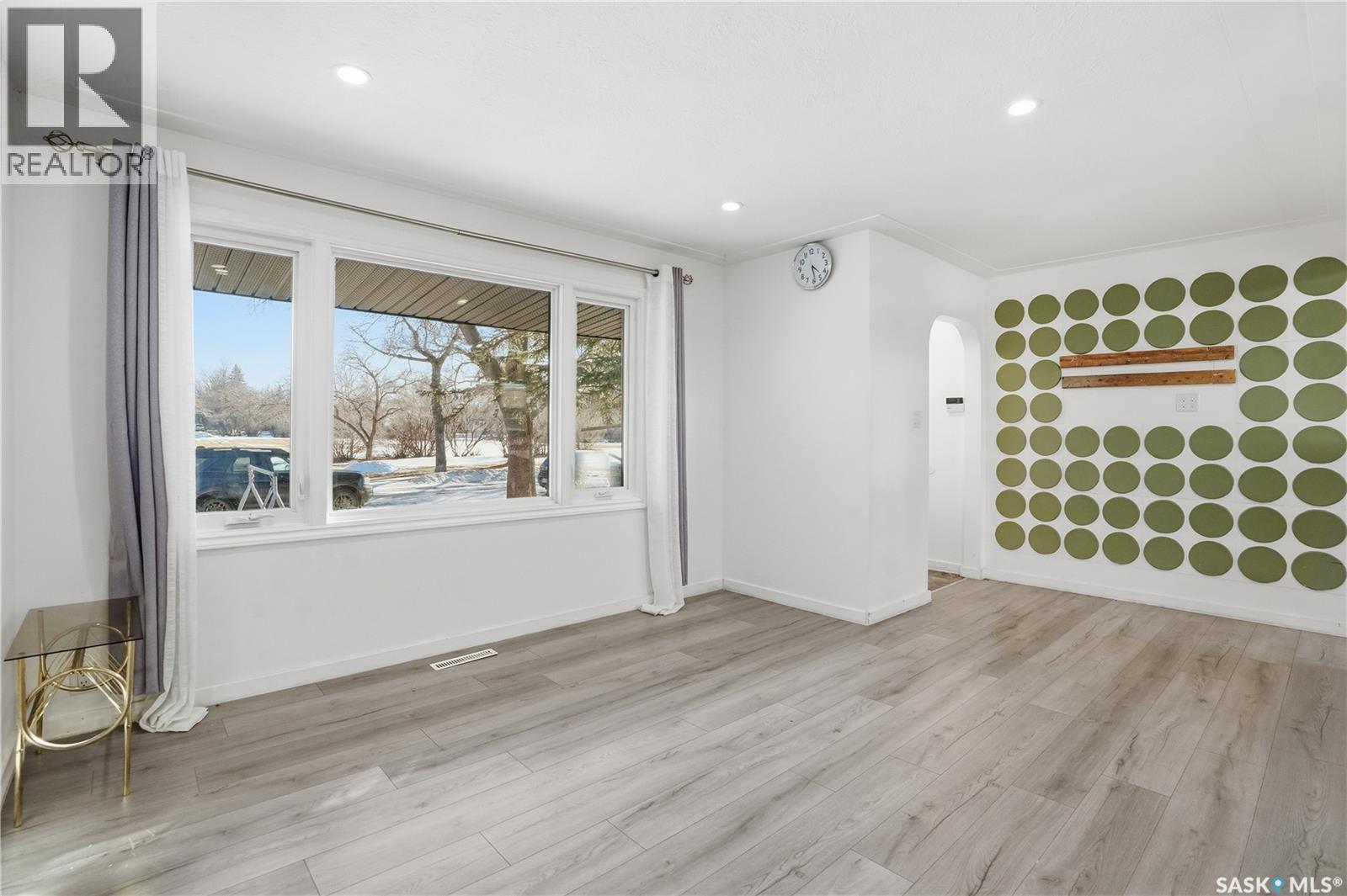 Single Family House Bungalow for Sale in  Aberdeen CRESCENT Regina 