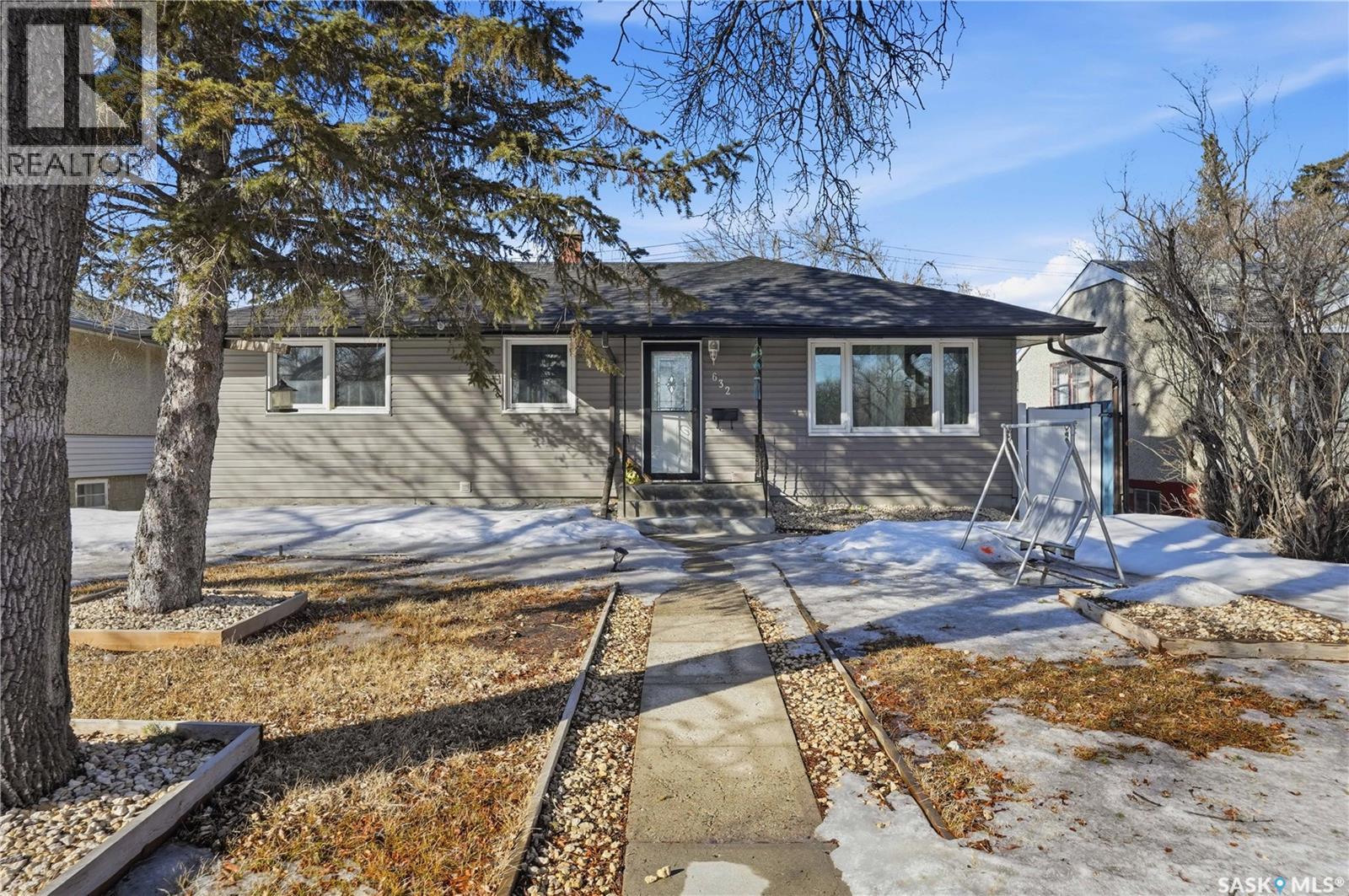 Single Family House Bungalow for Sale in  Aberdeen CRESCENT Regina 