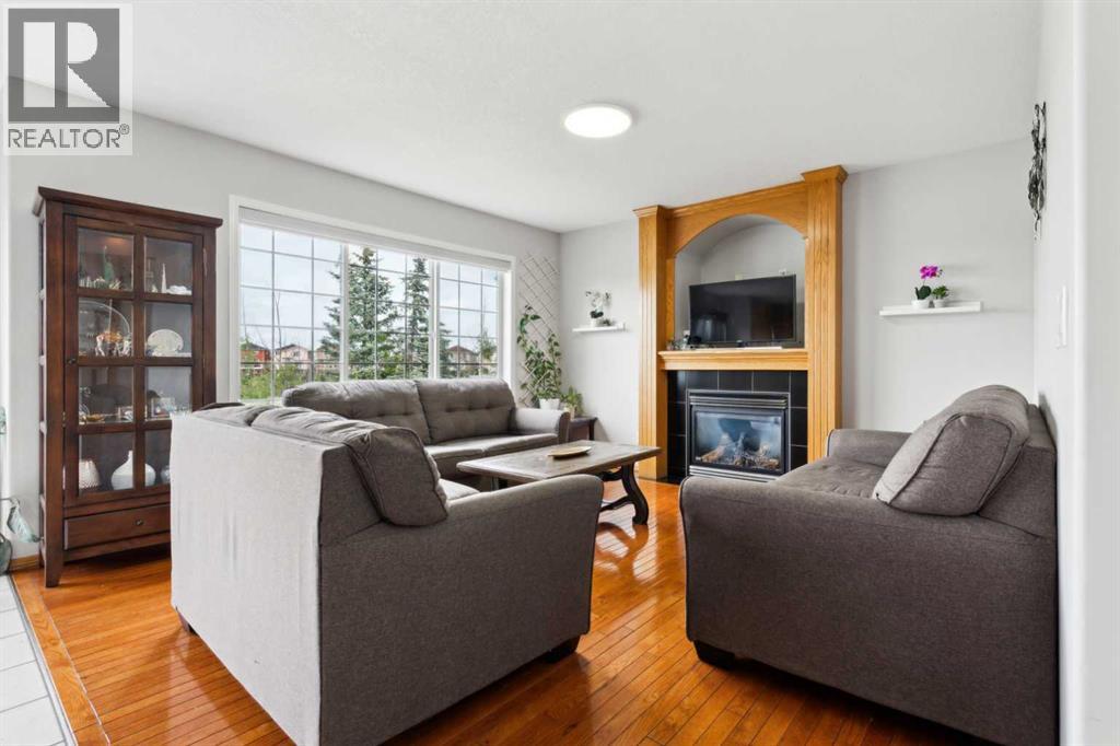 Single Family House for Sale in  Taracove Estate Drive NE Taradale Calgary 