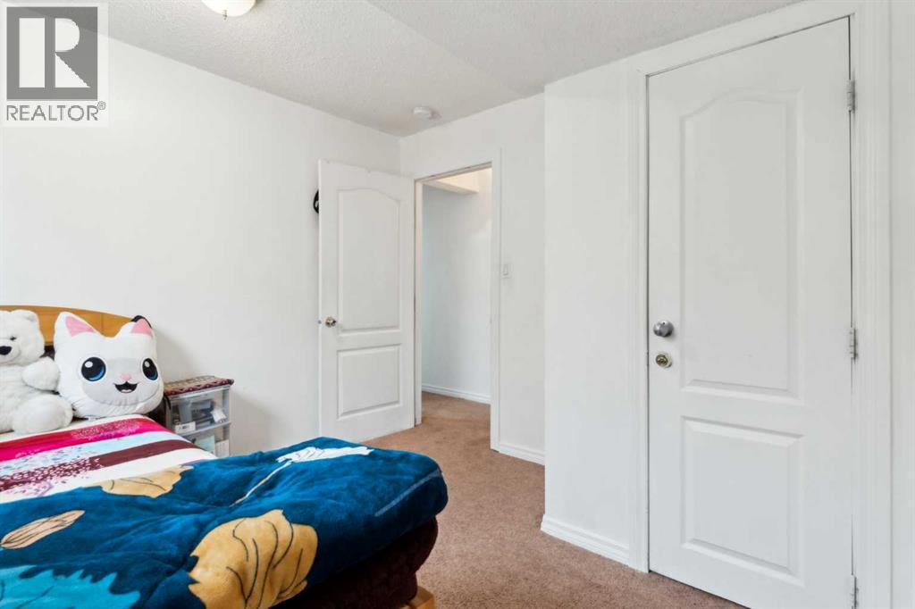 Single Family House for Sale in  Taracove Estate Drive NE Taradale Calgary 