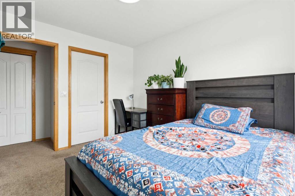 Single Family House for Sale in  Taracove Estate Drive NE Taradale Calgary 