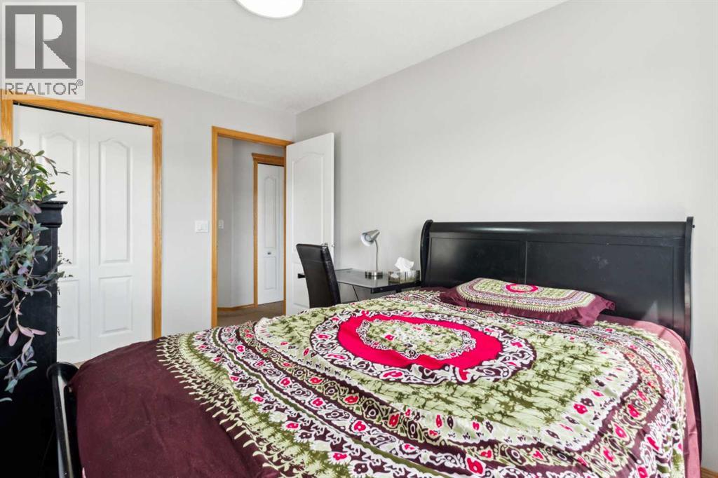 Single Family House for Sale in  Taracove Estate Drive NE Taradale Calgary 