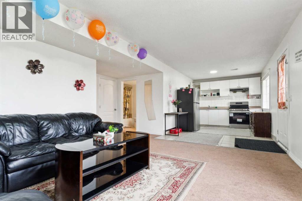 Single Family House for Sale in  Taracove Estate Drive NE Taradale Calgary 