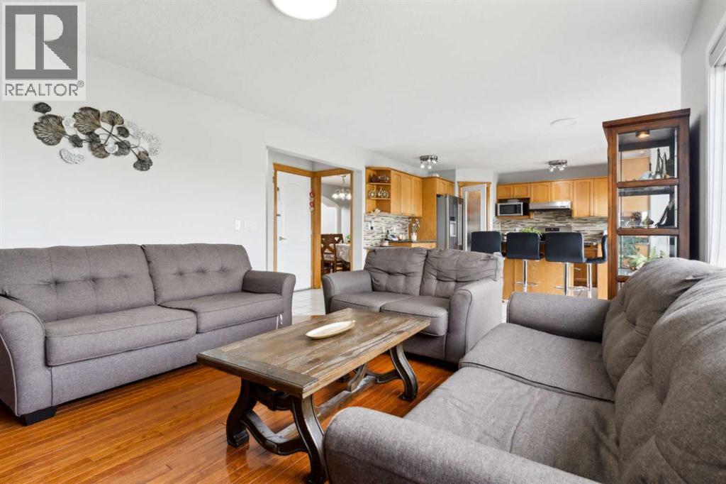 Single Family House for Sale in  Taracove Estate Drive NE Taradale Calgary 