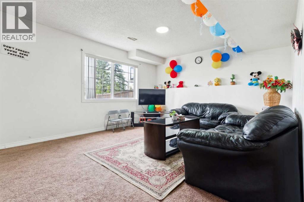 Single Family House for Sale in  Taracove Estate Drive NE Taradale Calgary 