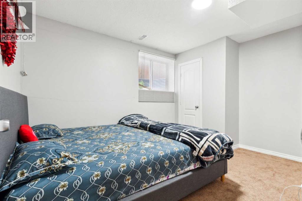 Single Family House for Sale in  Taracove Estate Drive NE Taradale Calgary 