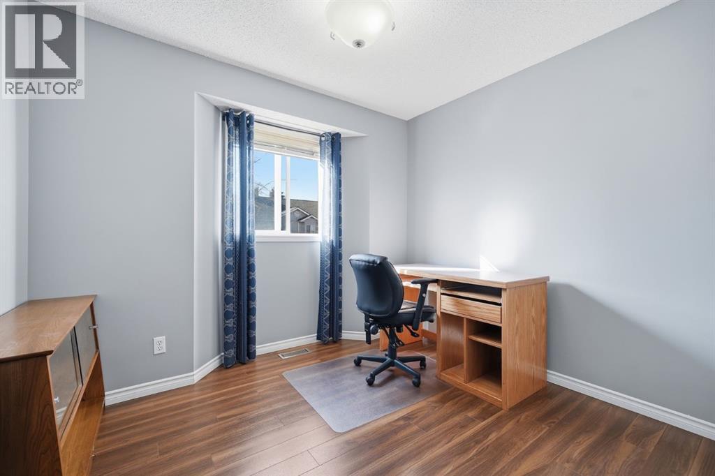 Single Family House for Sale in  Mt Aberdeen Manor SE McKenzie Lake Calgary 