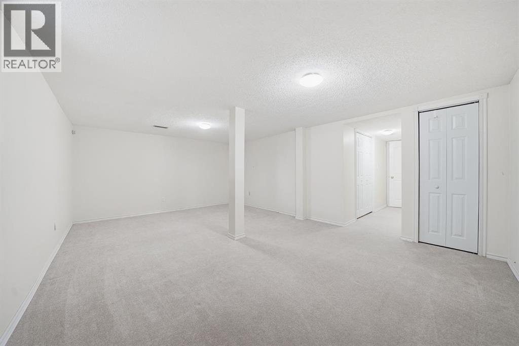 Single Family House for Sale in  Mt Aberdeen Manor SE McKenzie Lake Calgary 