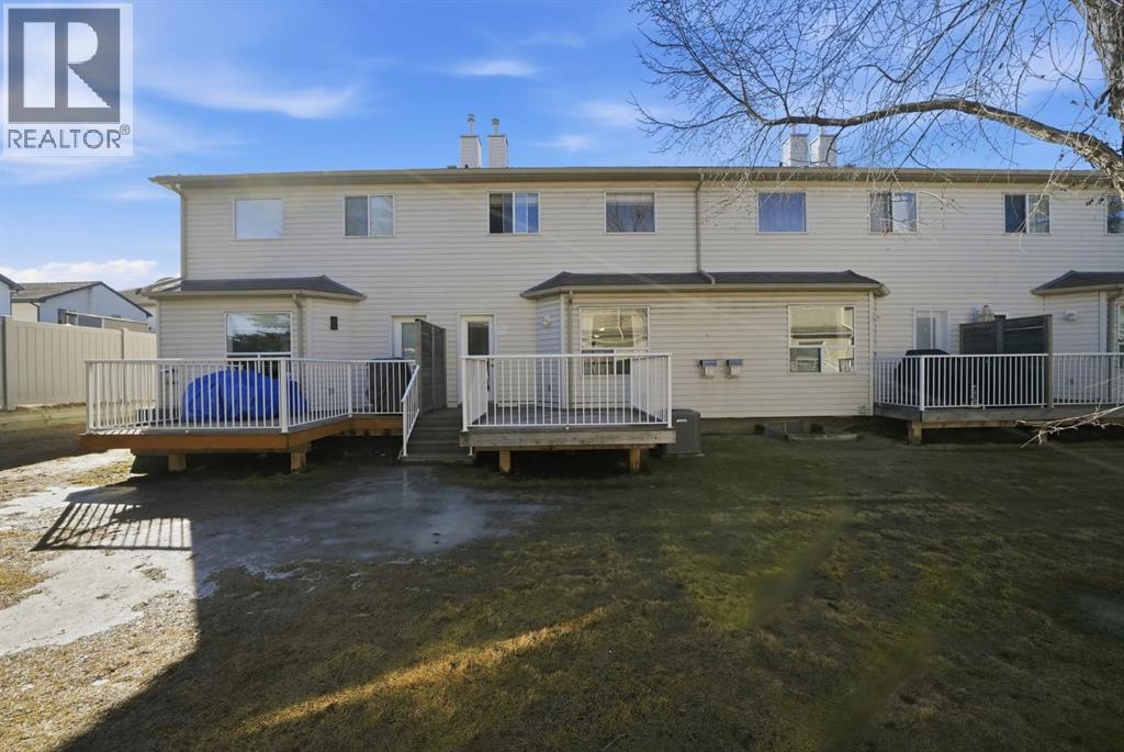 Single Family House for Sale in  Mt Aberdeen Manor SE McKenzie Lake Calgary 