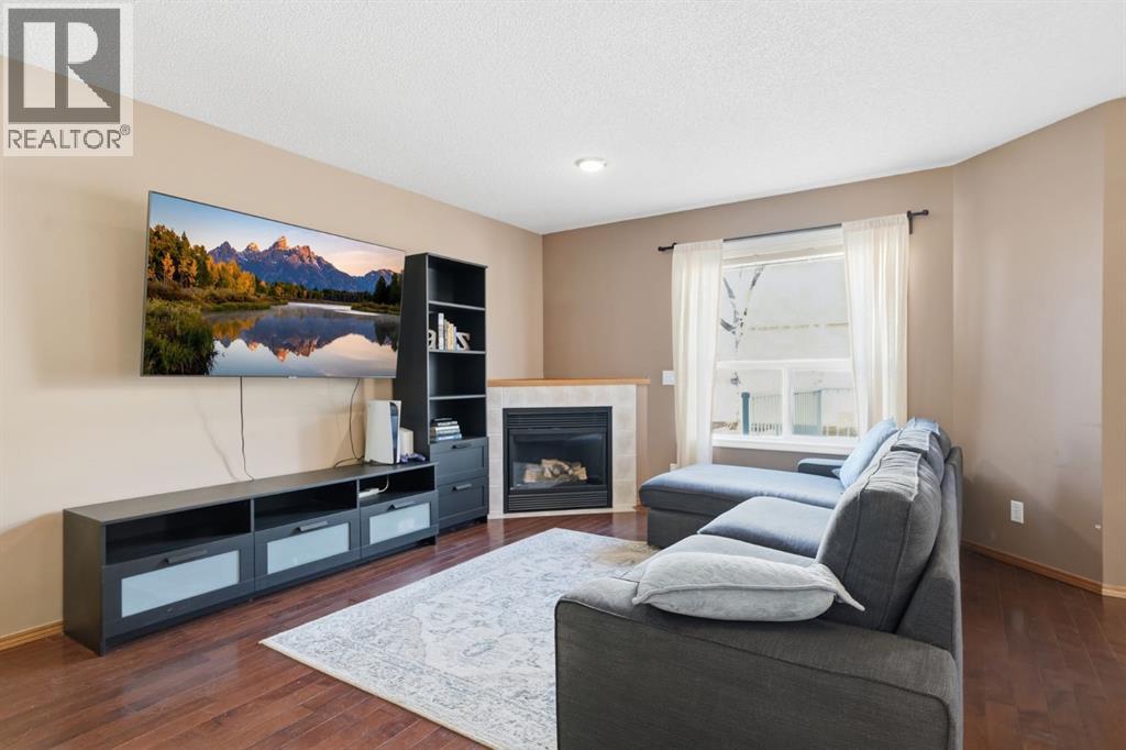 Single Family House for Sale in  Mt Aberdeen Manor SE McKenzie Lake Calgary 