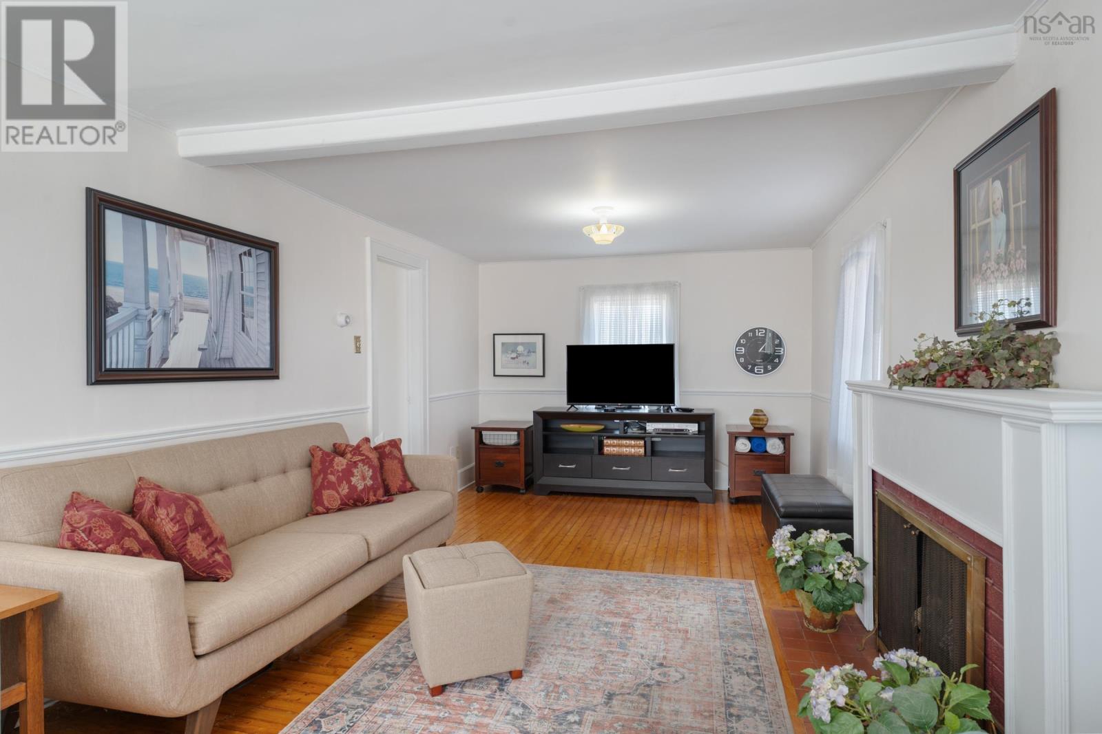 Property 26 of 37 of 853 Highway 340