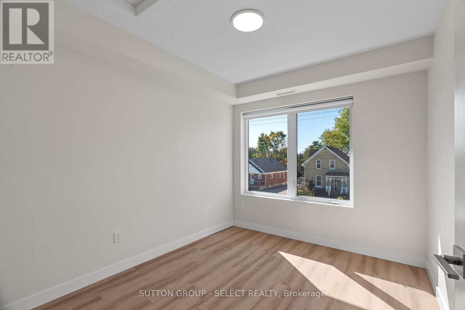 370 WILLIAM STREET - 24