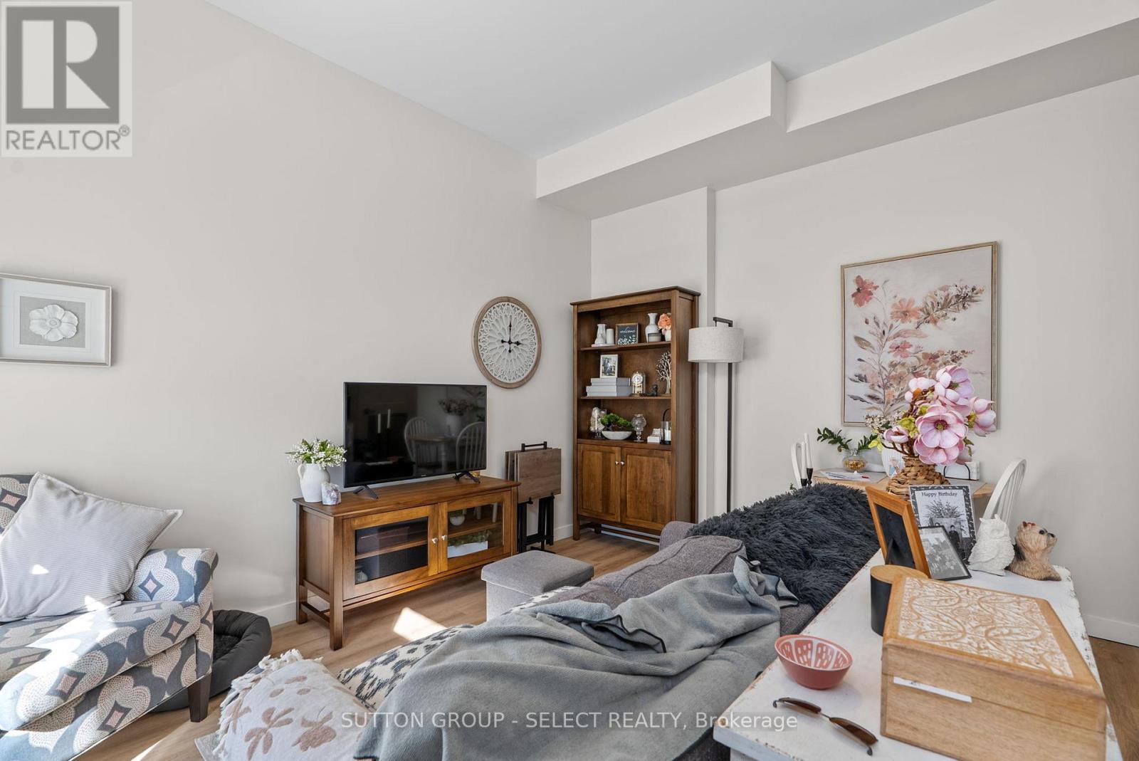 370 WILLIAM STREET - 31