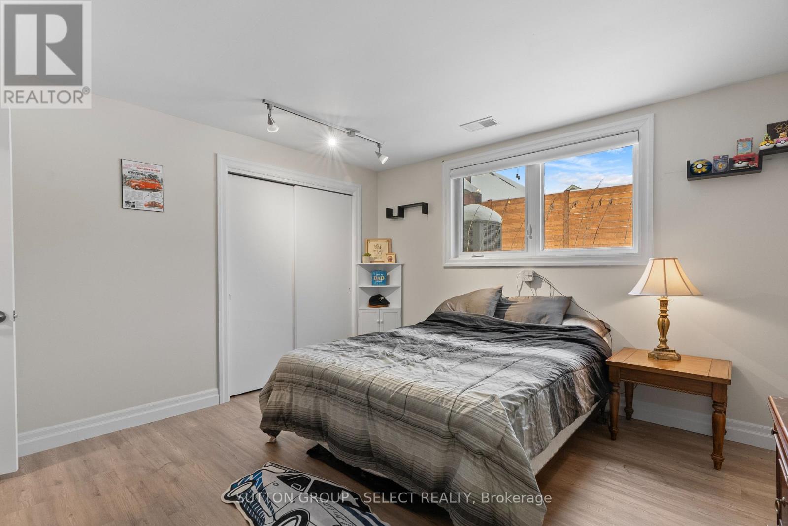 296 HURON STREET W Property Photo