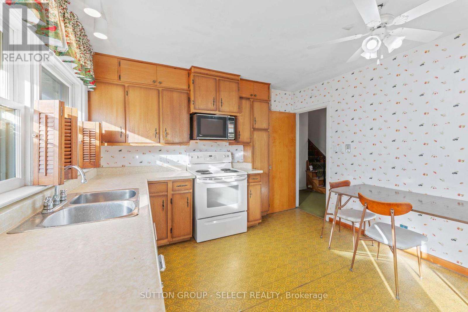 367 RIDOUT STREET S - 12