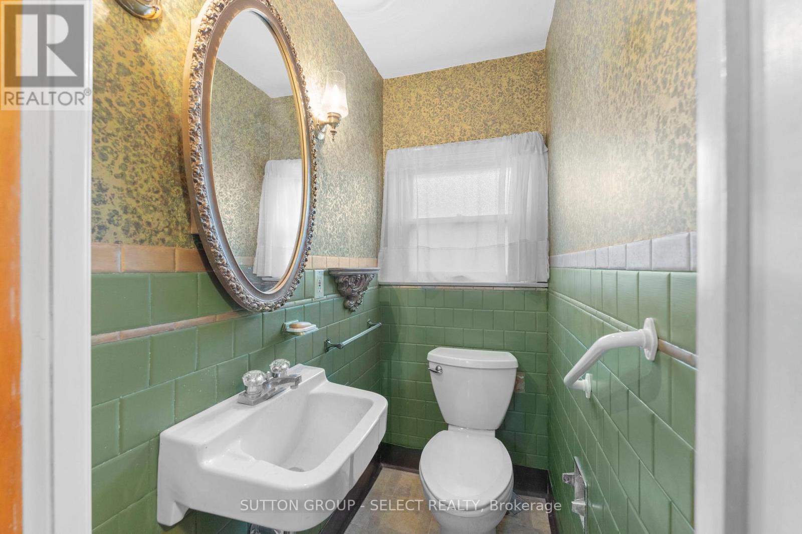 367 RIDOUT STREET S - 24