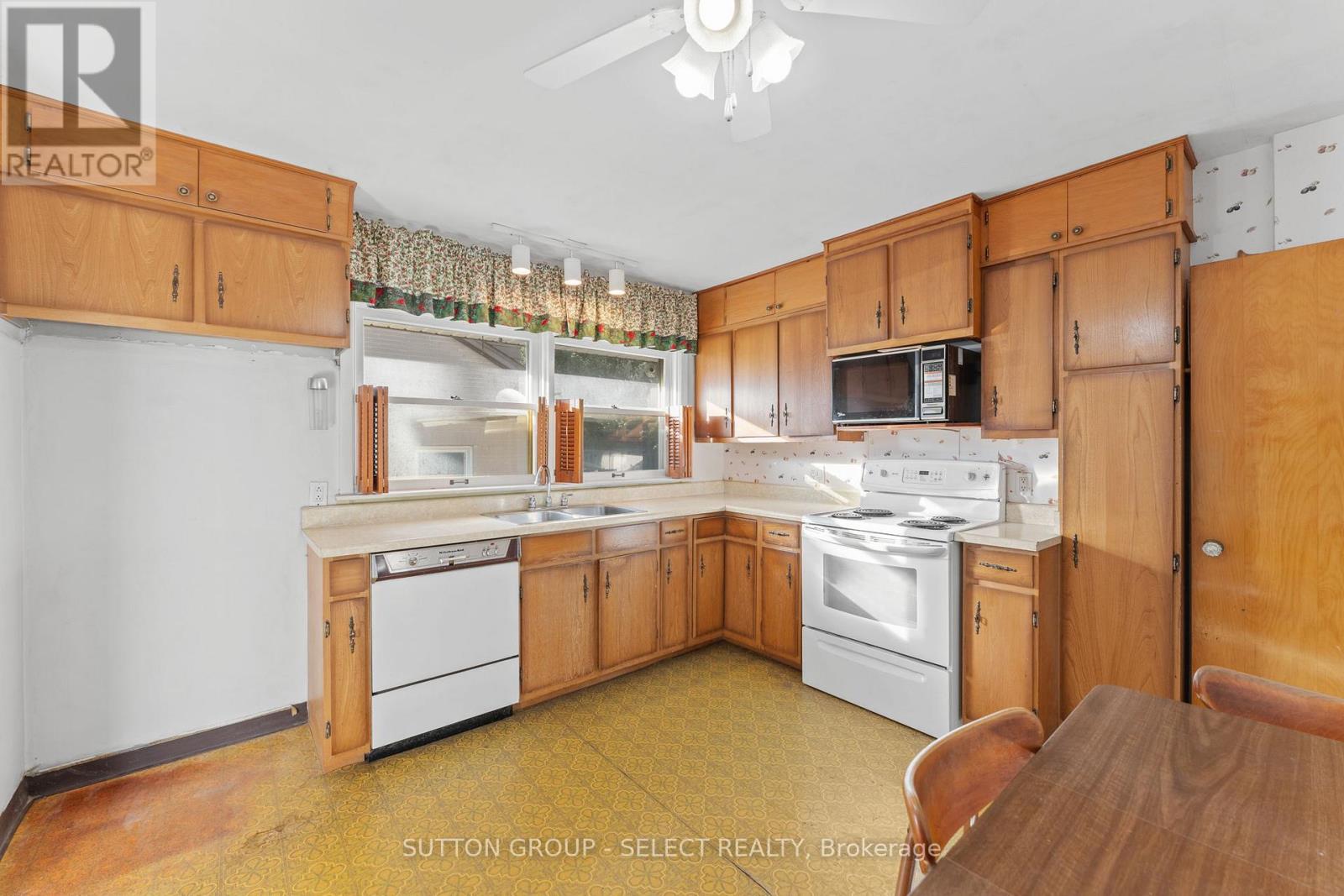 367 RIDOUT STREET S - 11