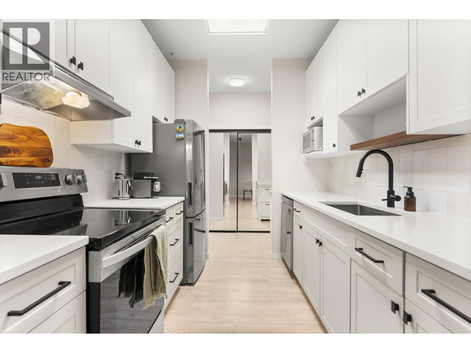 #403-4758 53 Street, Delta