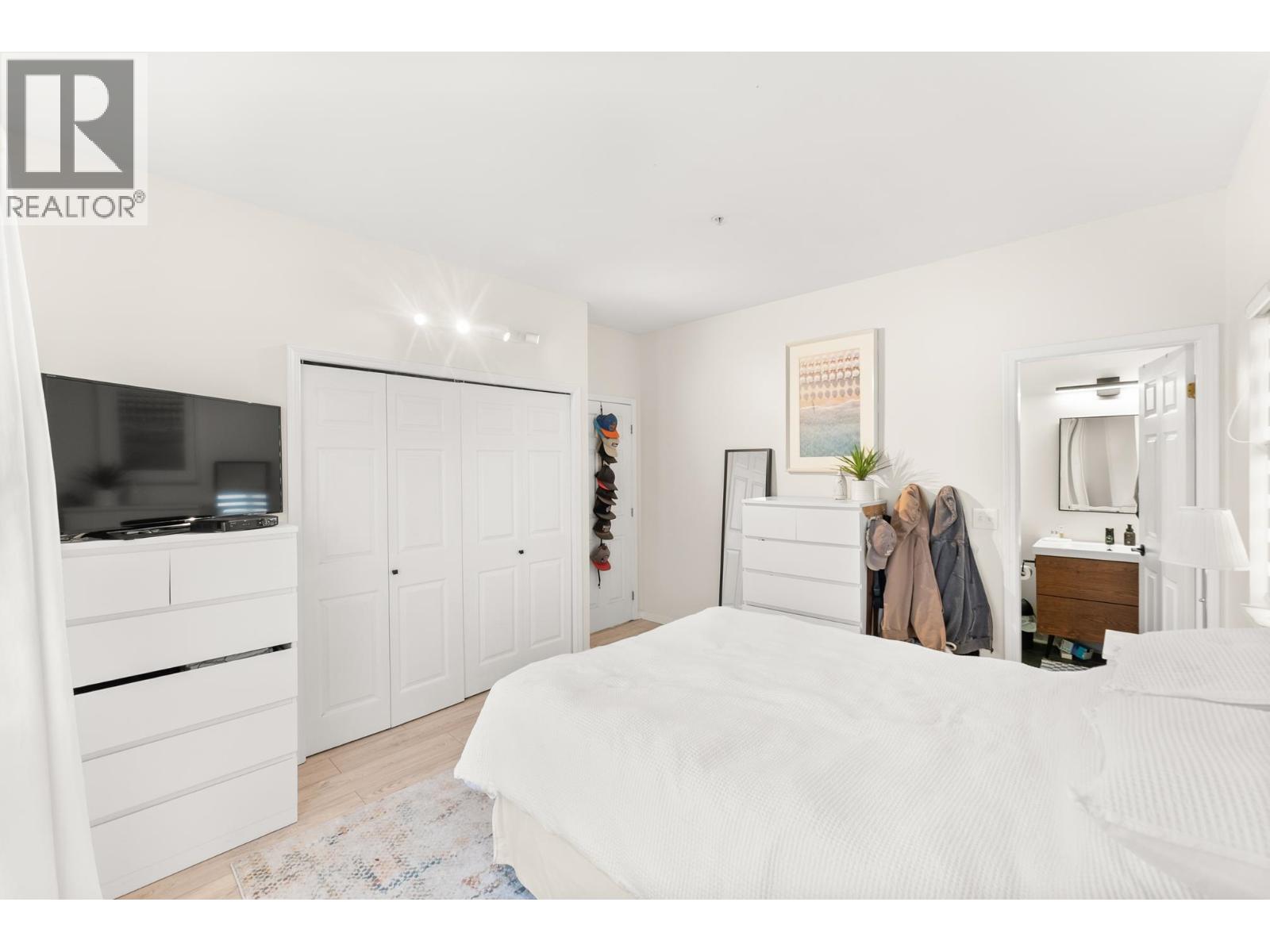 #403-4758 53 Street, Delta