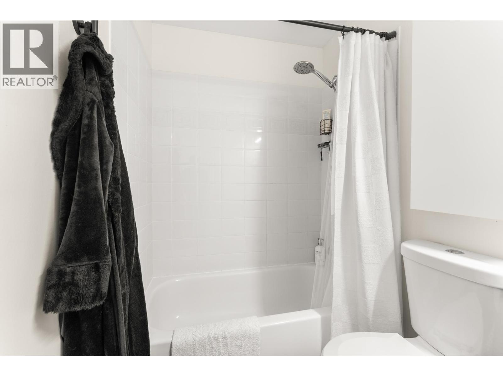 #403-4758 53 Street, Delta