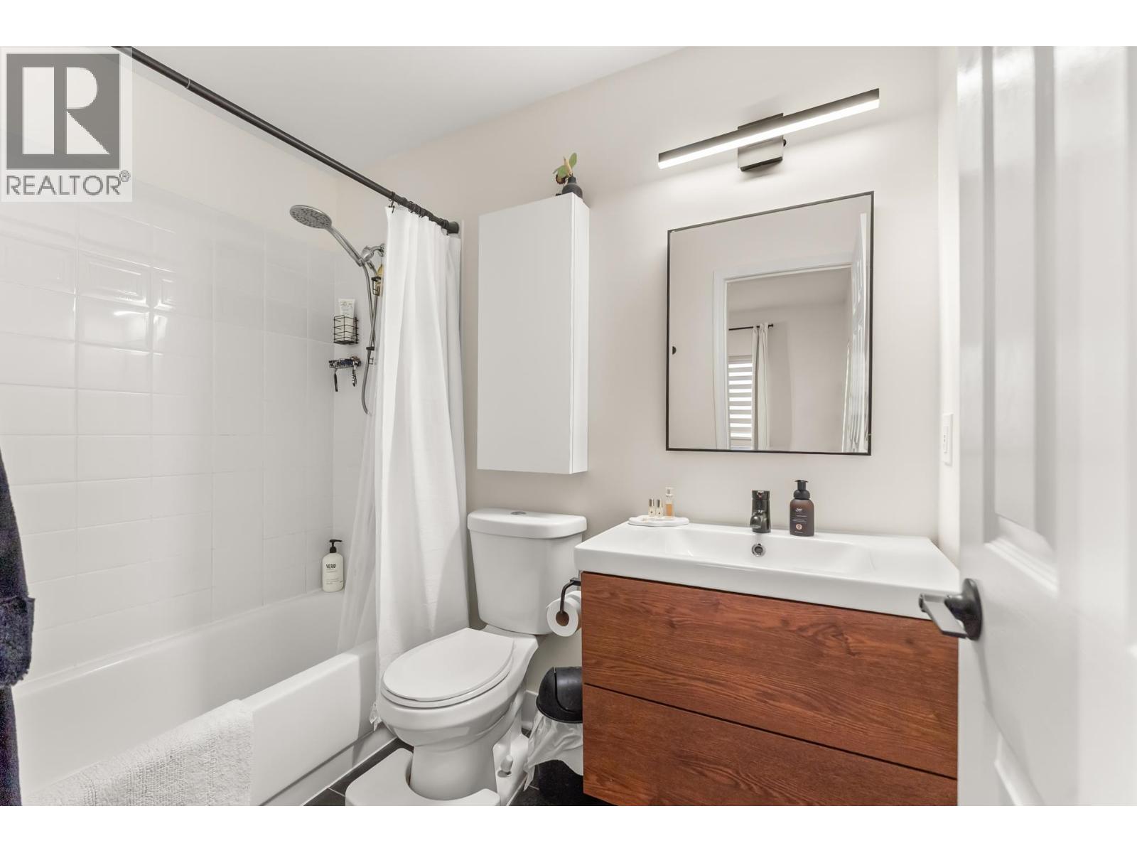 #403-4758 53 Street, Delta