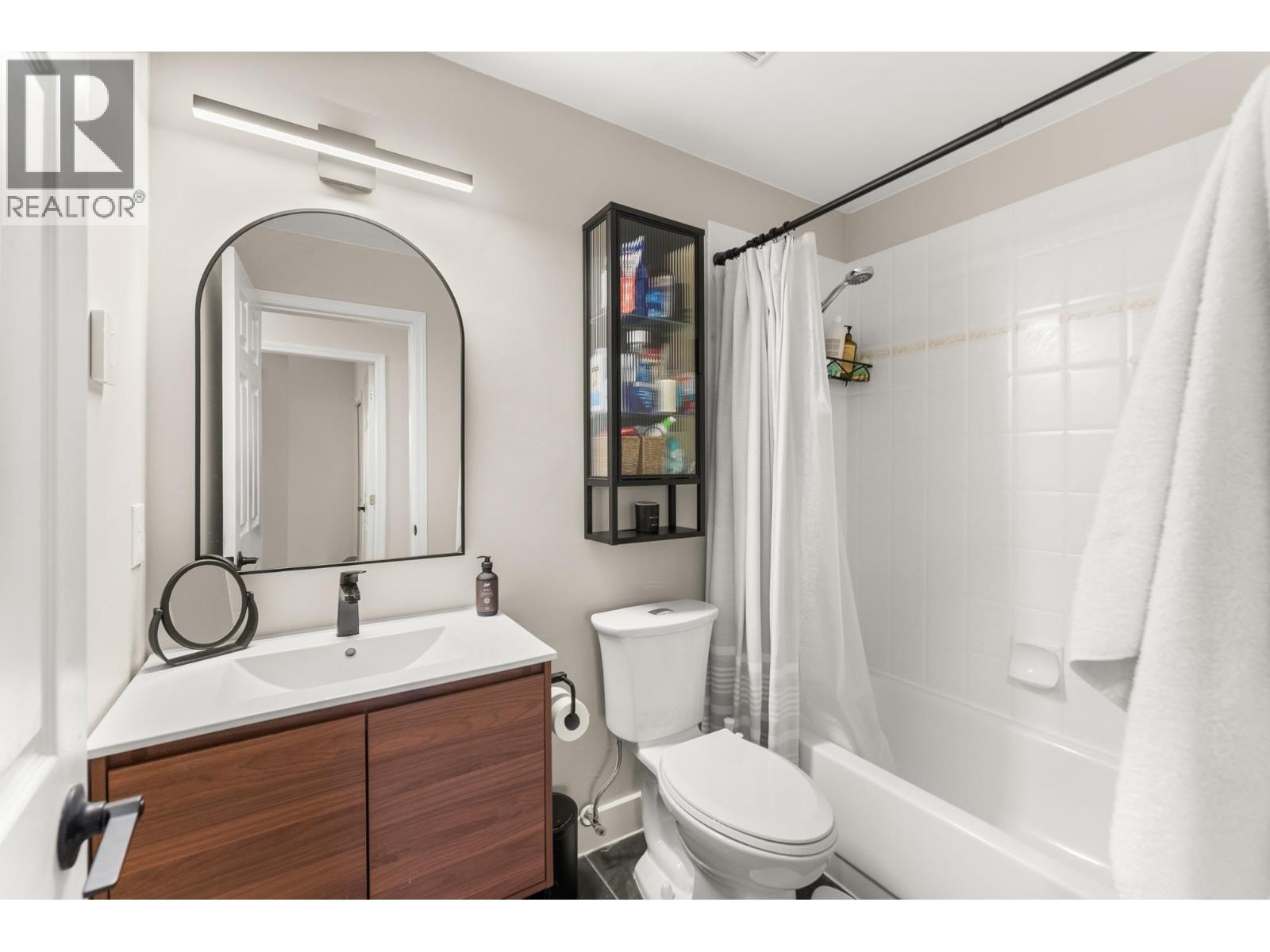 #403-4758 53 Street, Delta