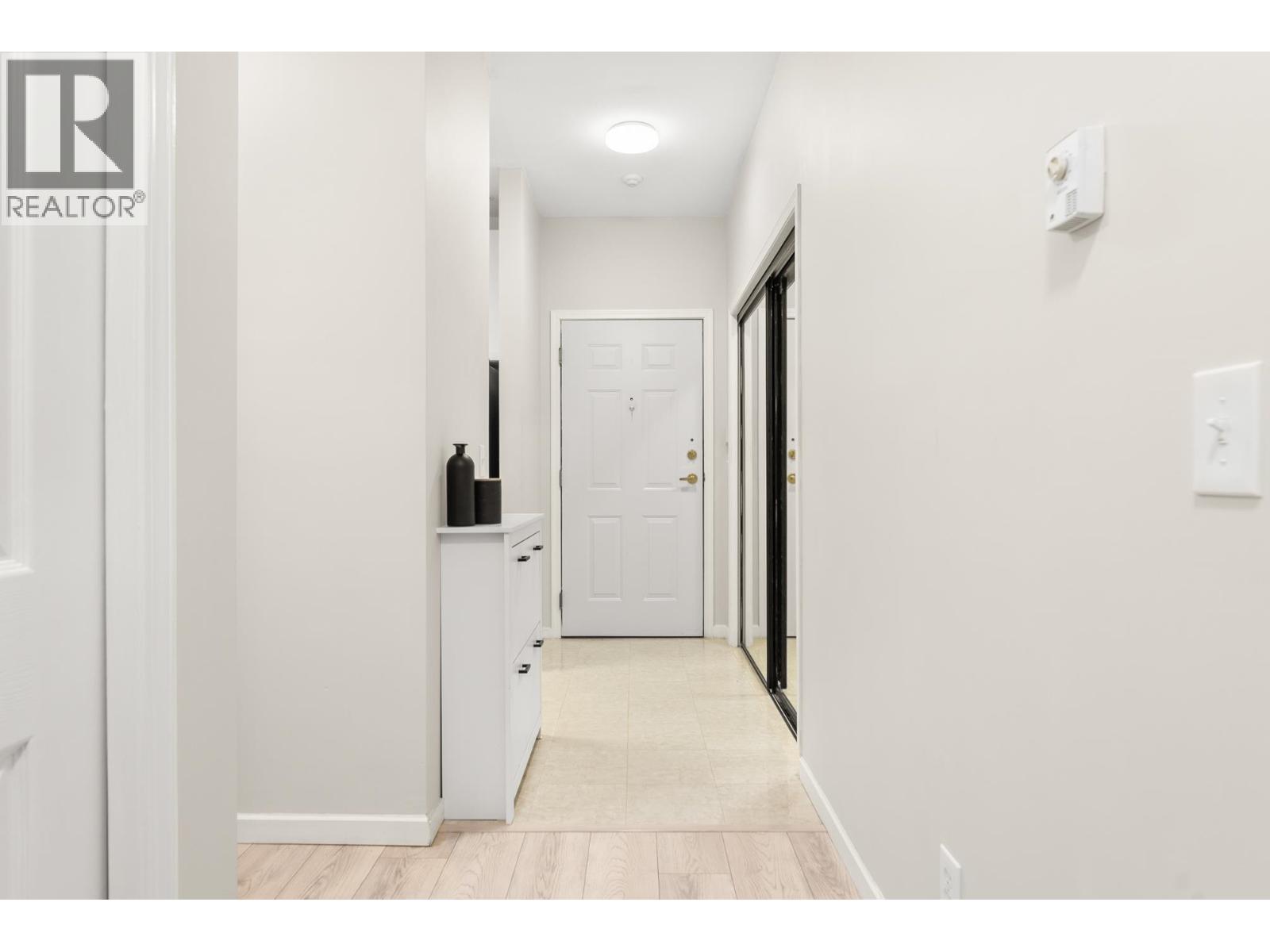 #403-4758 53 Street, Delta