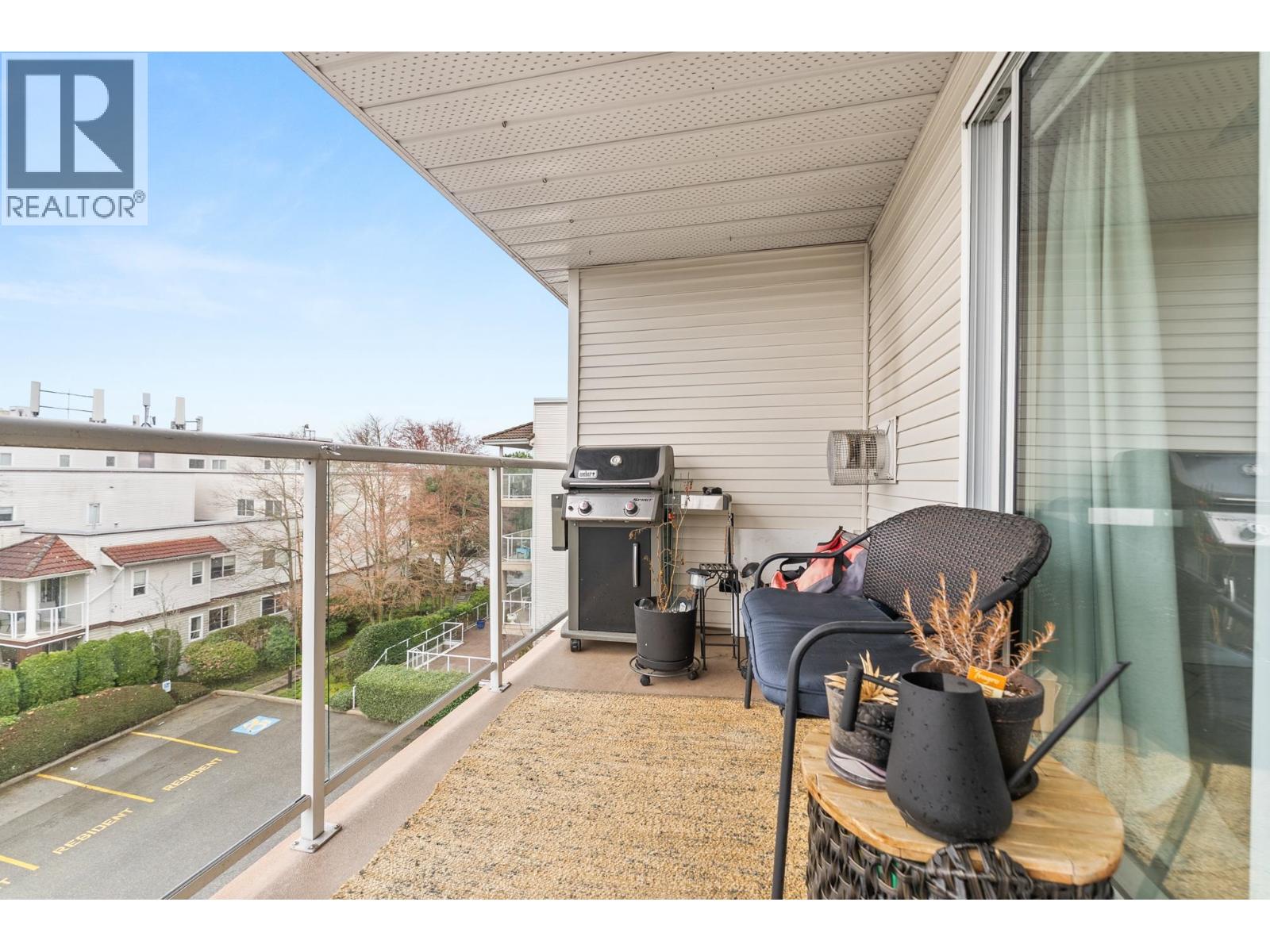 #403-4758 53 Street, Delta