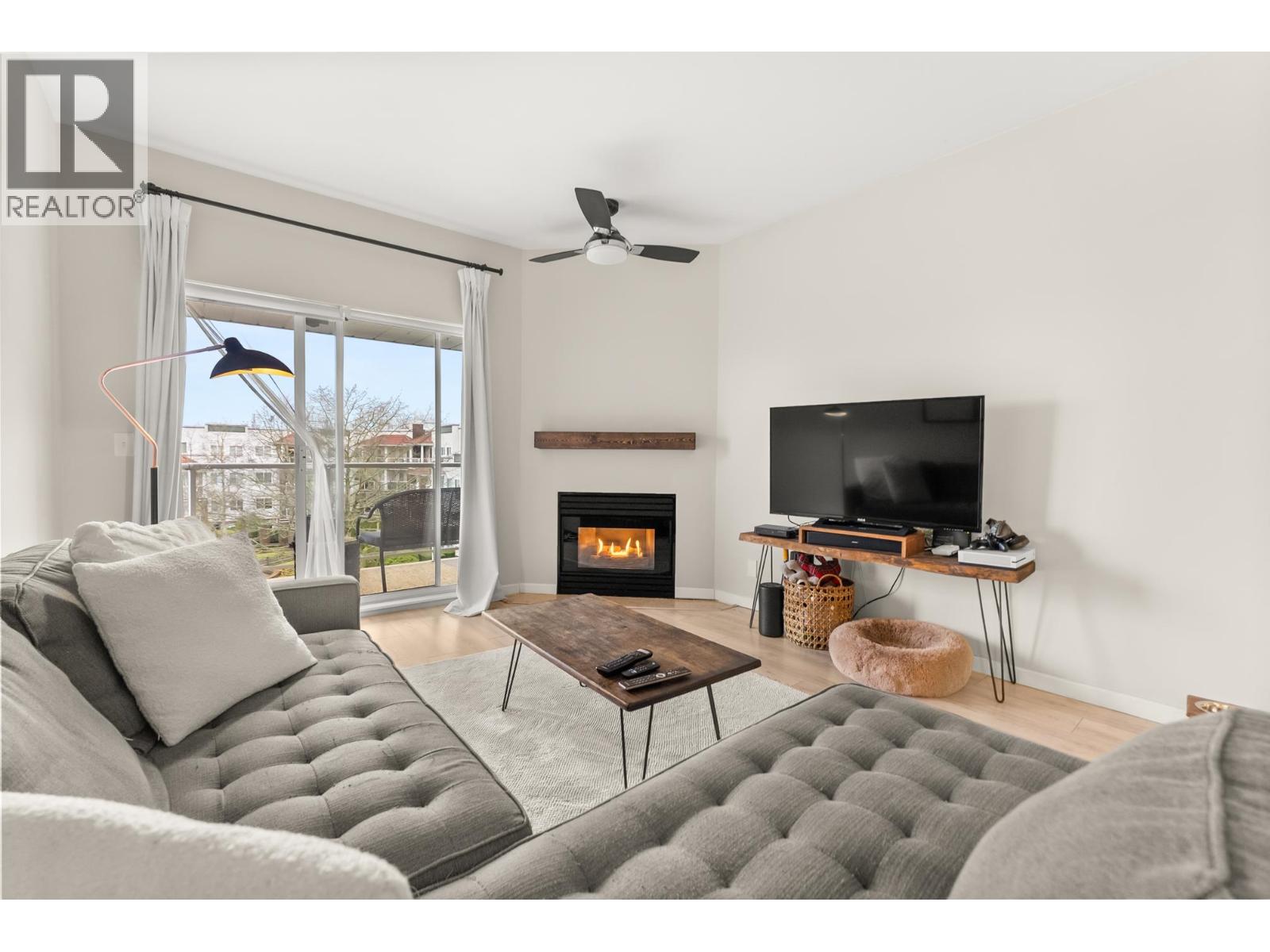 #403-4758 53 Street, Delta