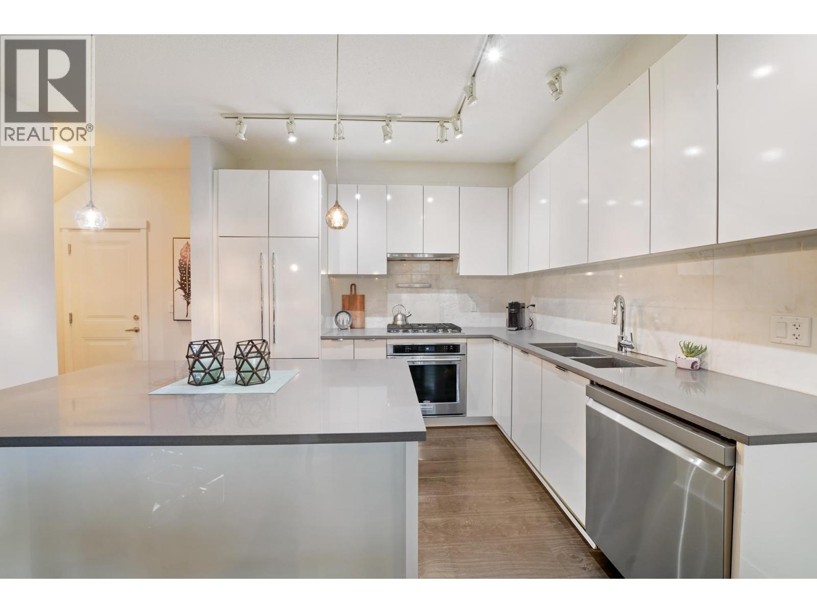 #17-5510 ADMIRAL Way, Delta