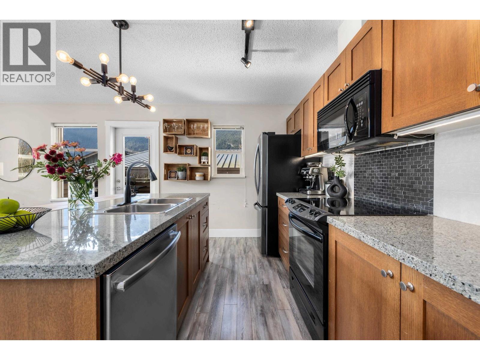 38226 EAGLEWIND BOULEVARD, Squamish