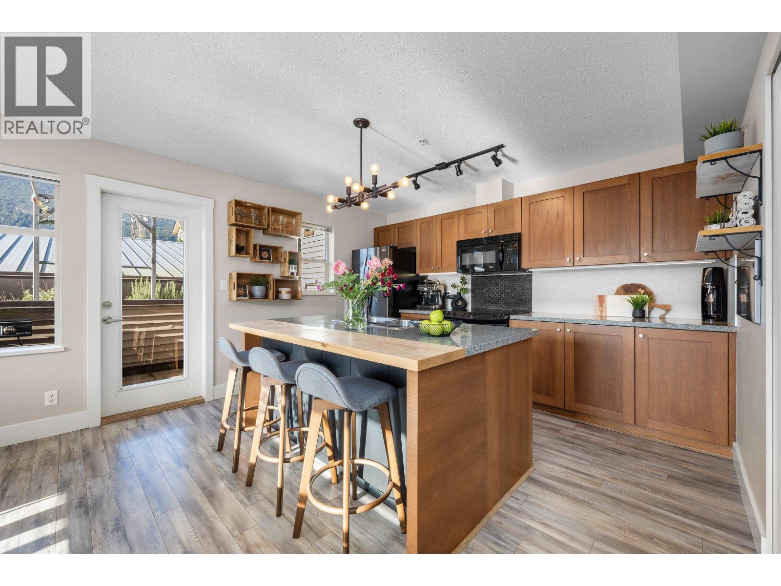 38226 EAGLEWIND BOULEVARD, Squamish