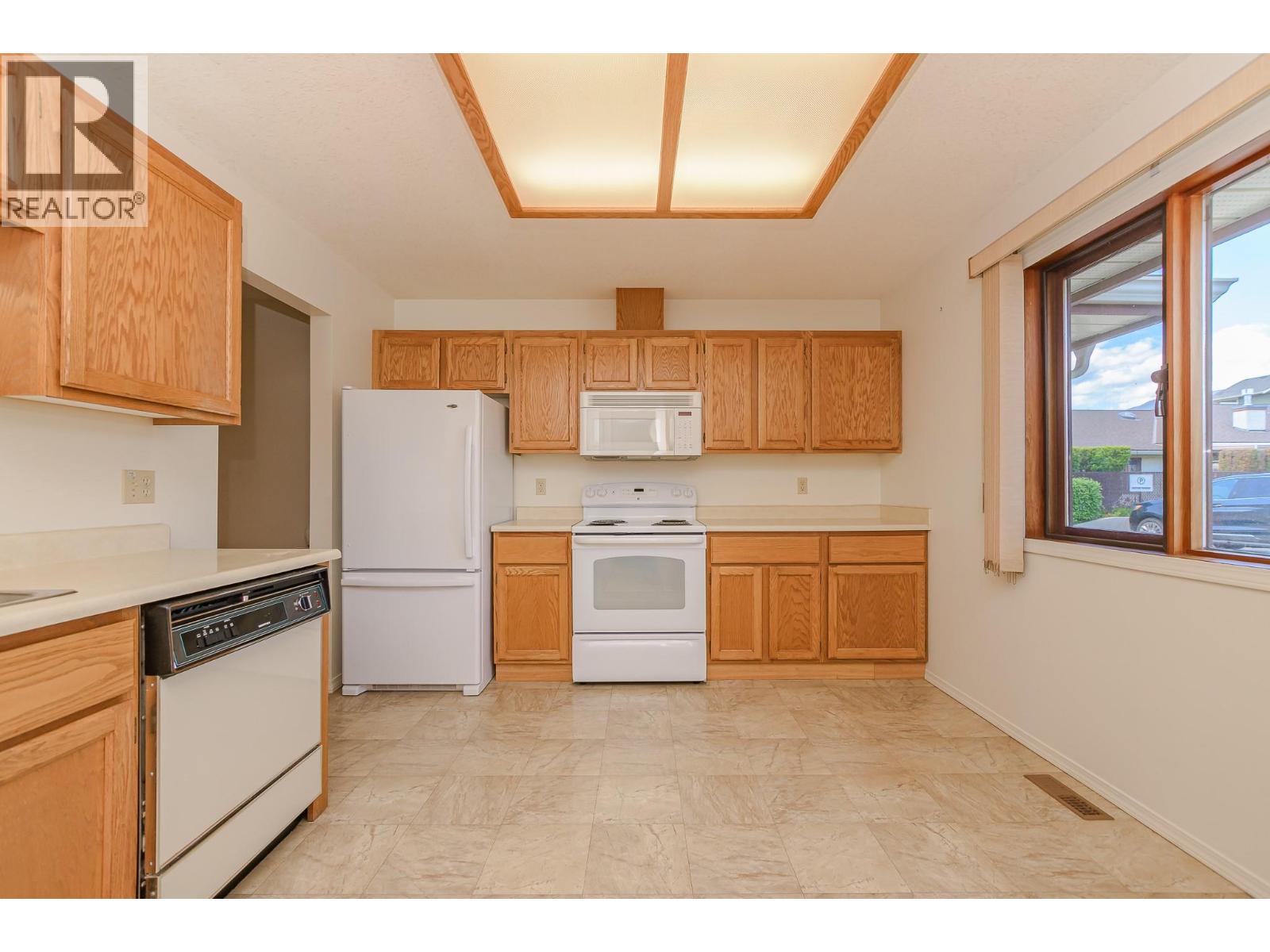 10 151 8 Avenue Southwest, Salmon Arm