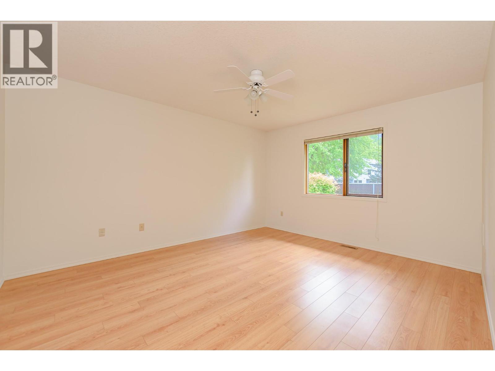 10 151 8 Avenue Southwest, Salmon Arm