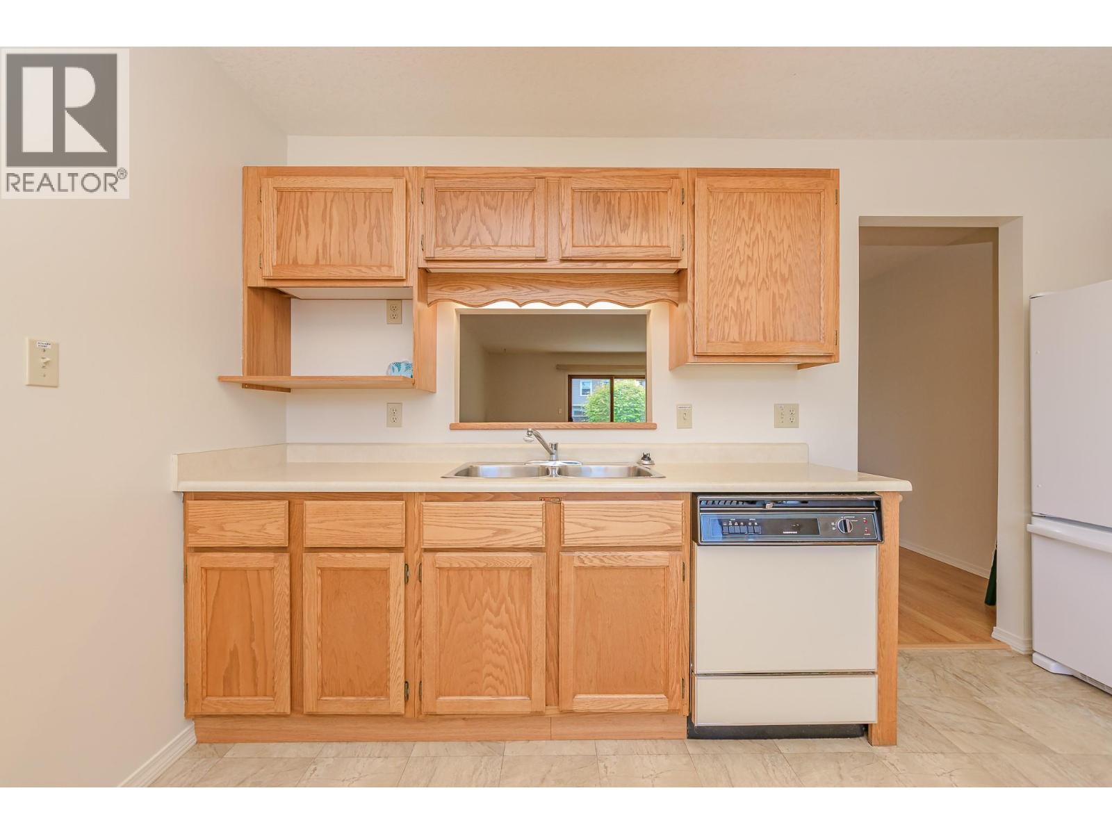 10 151 8 Avenue Southwest, Salmon Arm