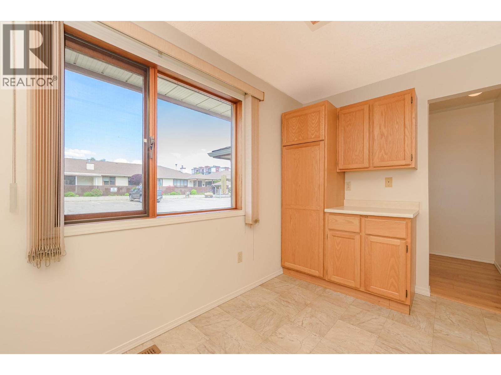 10 151 8 Avenue Southwest, Salmon Arm