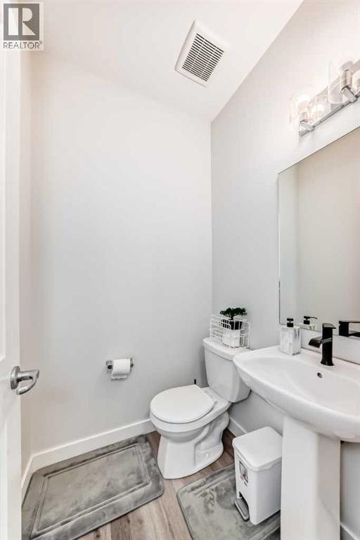 Single Family House for Sale in  Evanscrest Park NW Evanston Calgary 