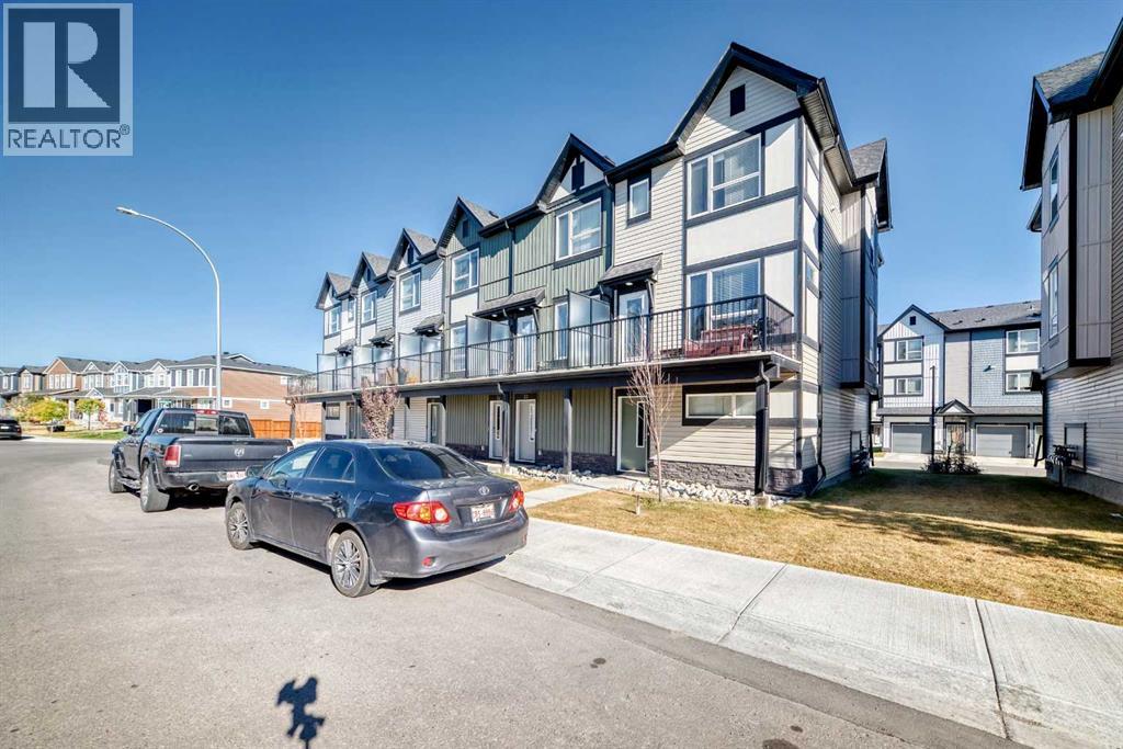 Single Family House for Sale in  Evanscrest Park NW Evanston Calgary 