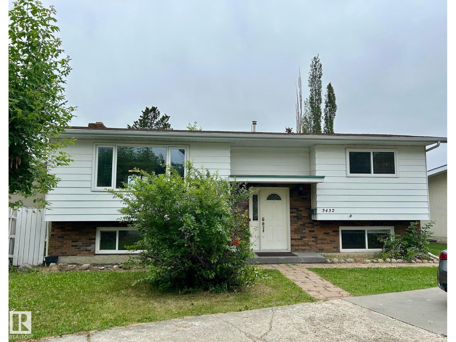 3432 81 ST NW - 1