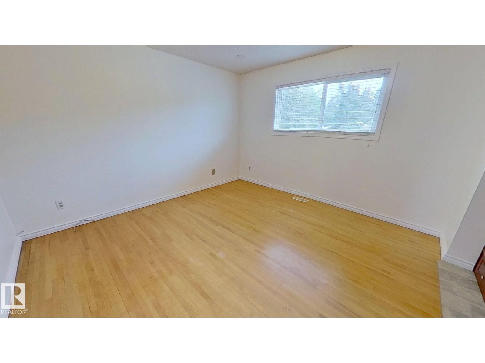 3432 81 ST NW - 11