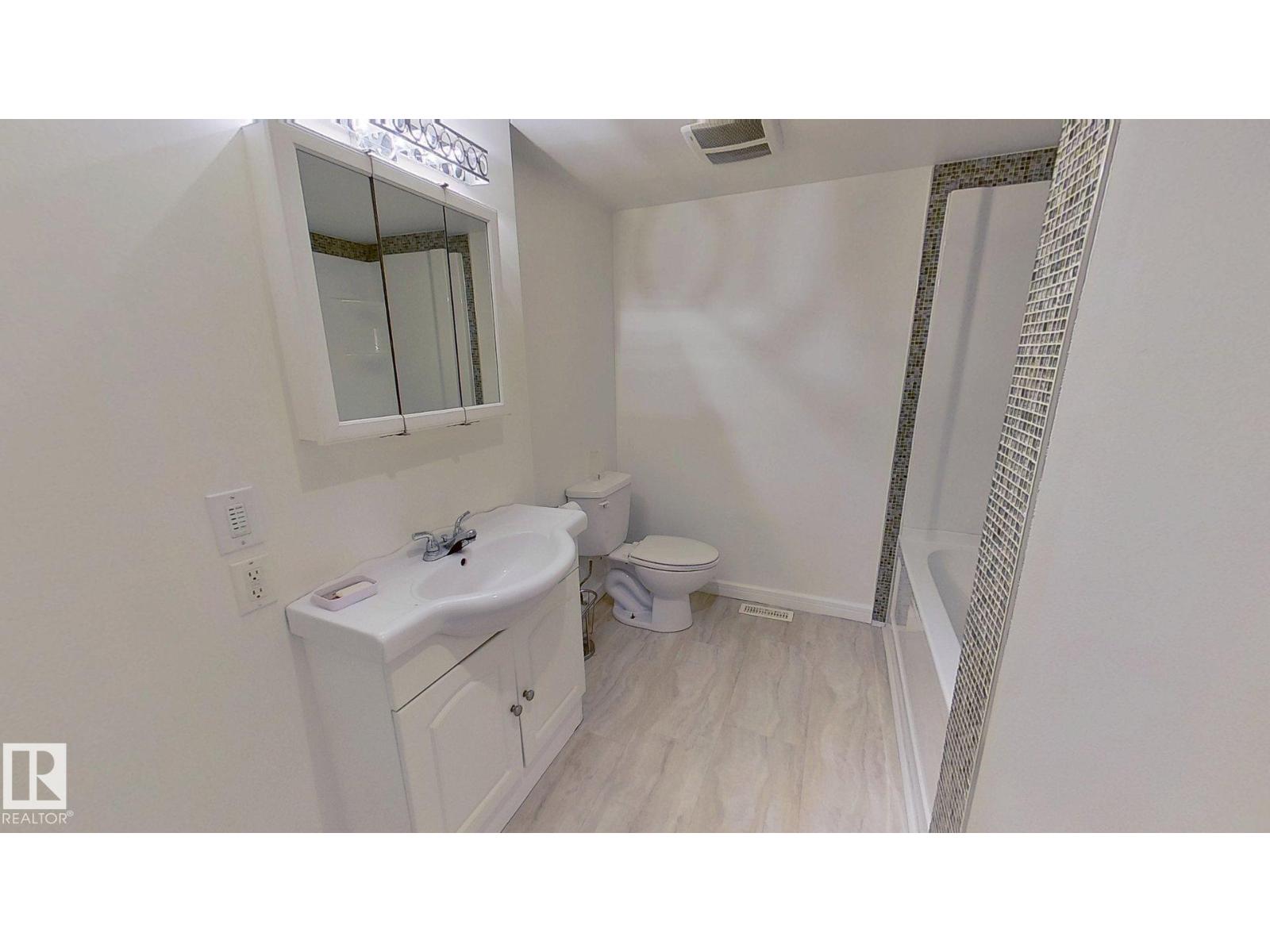 3432 81 ST NW - 17