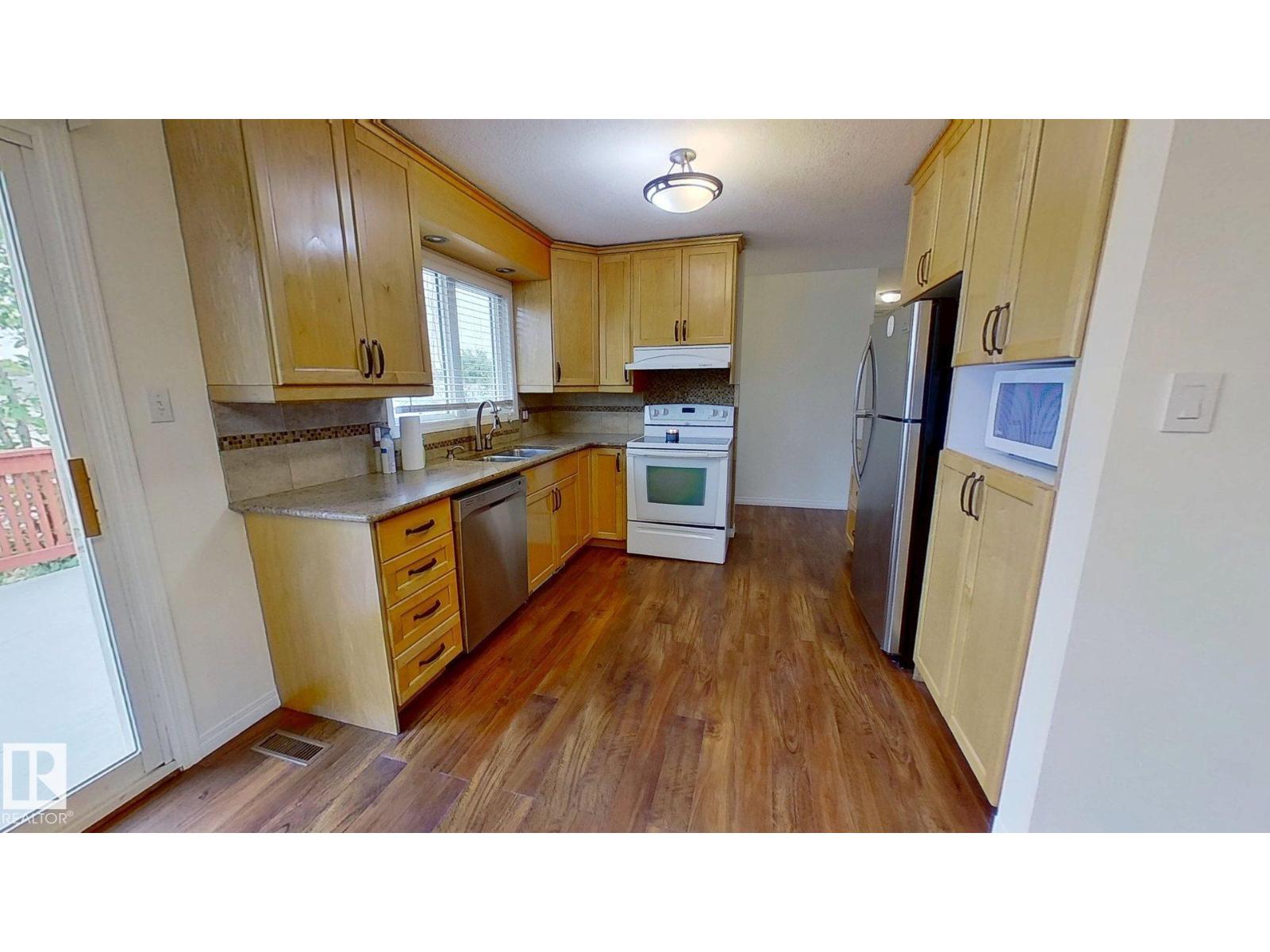 3432 81 ST NW - 6