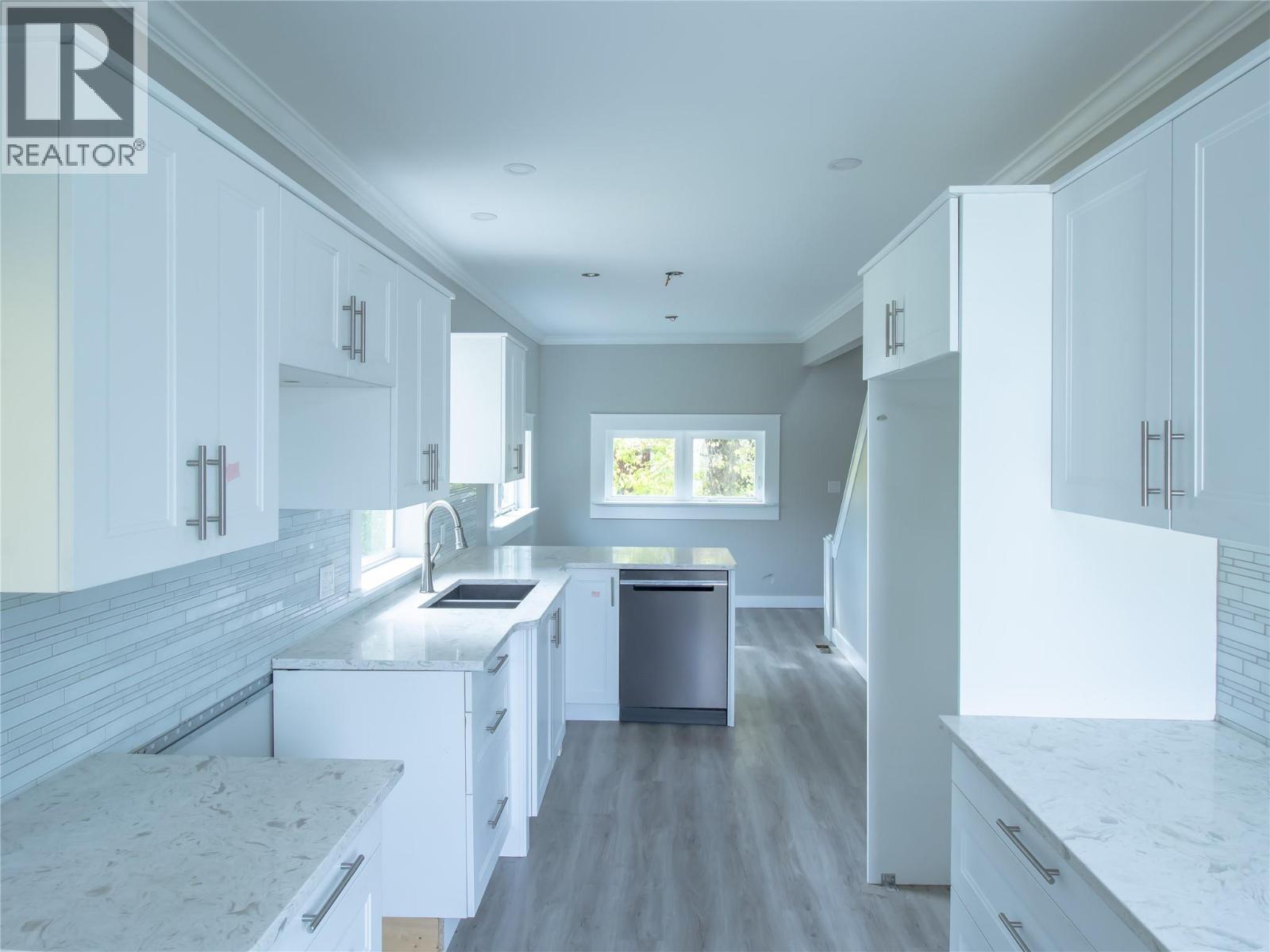 710 10 Street SW, Salmon Arm