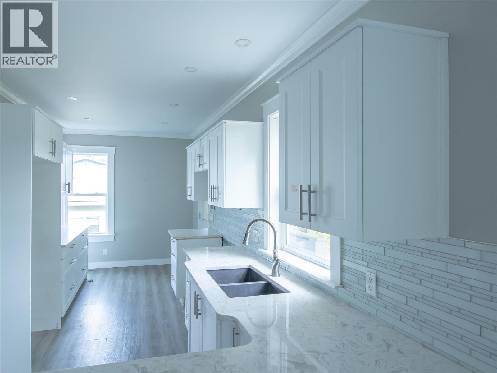 710 10 Street SW, Salmon Arm