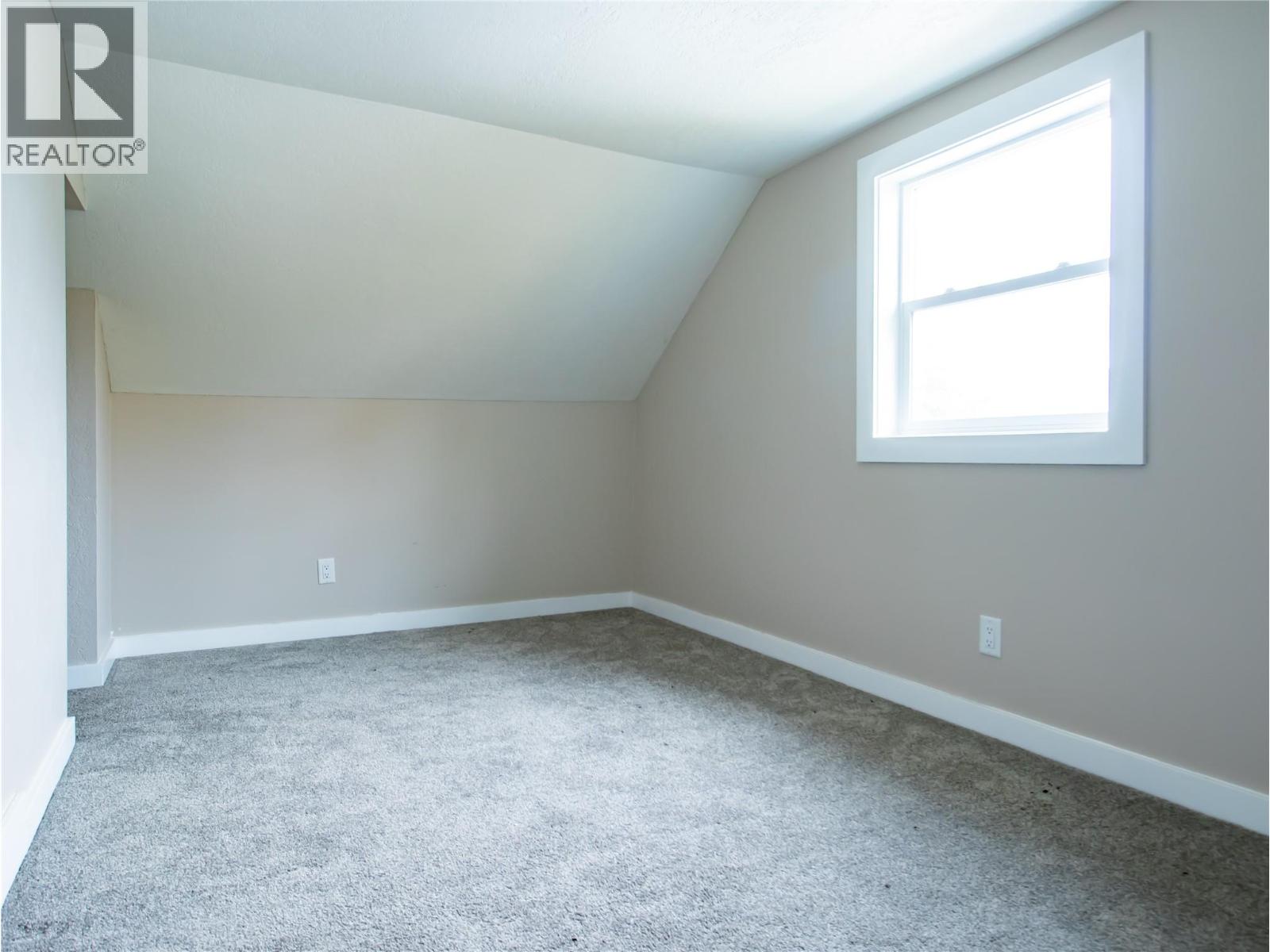 710 10 Street SW, Salmon Arm