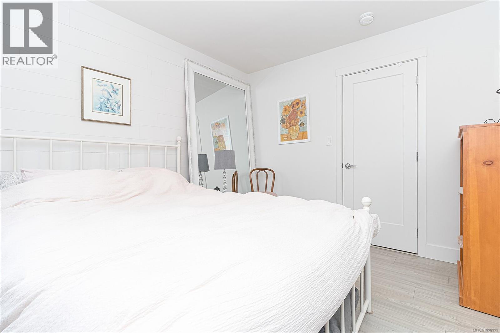 #4 350 LATORIA BLVD - 19