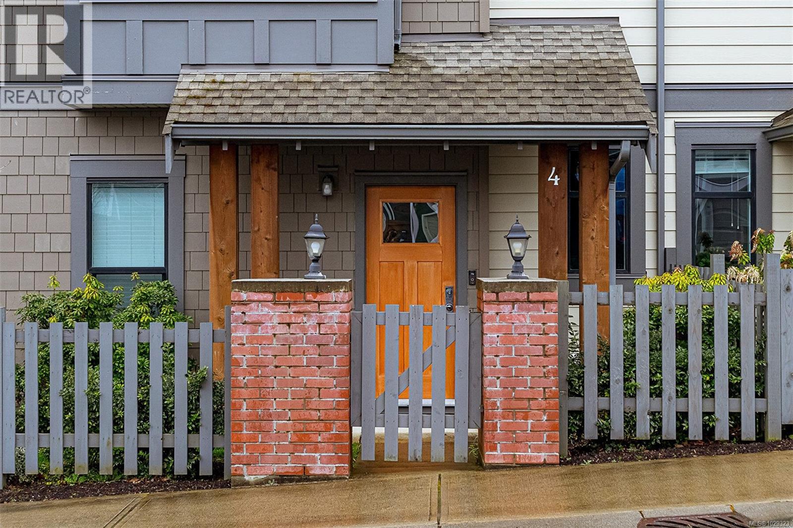 #4 350 Latoria Blvd - 2