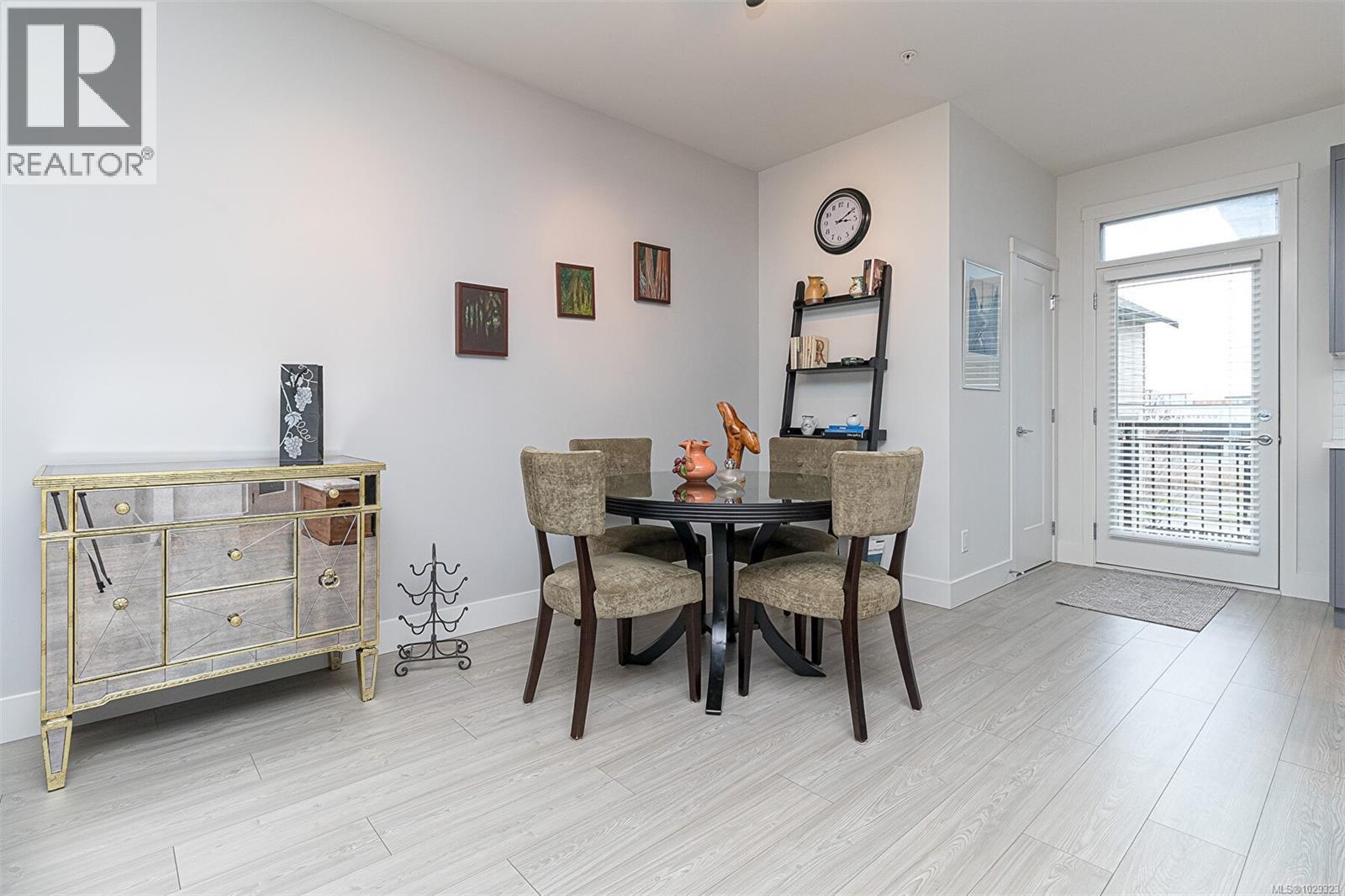 #4 350 Latoria Blvd - 8