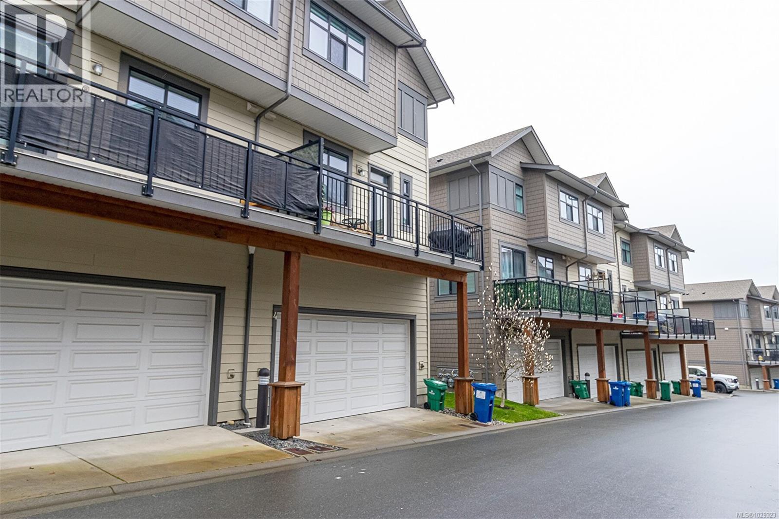 #4 350 LATORIA BLVD - 28